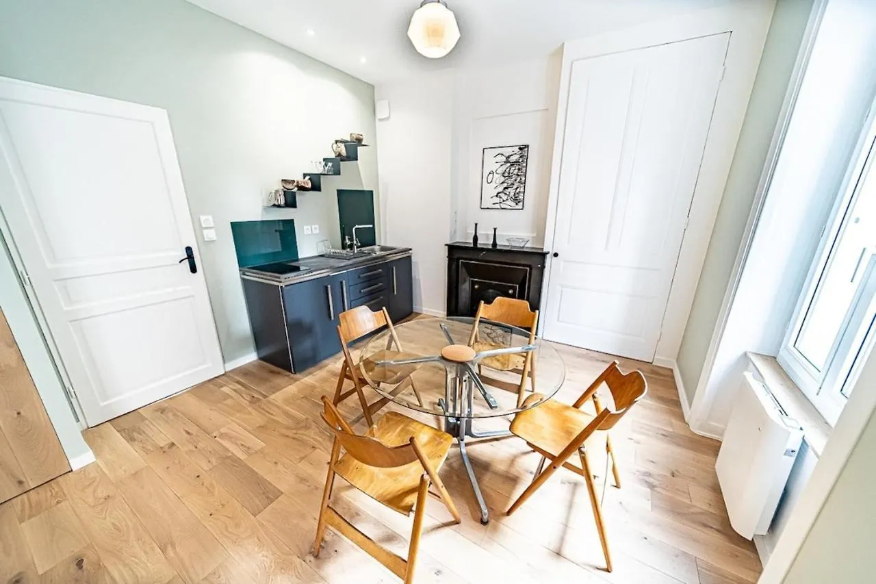 Apartment Le Petit Rochette - Appartement 2 Pers- Jean Mace Lyon